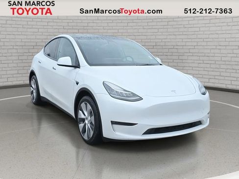 Used 2023 Tesla Model Y Long Range image 3
