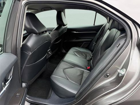 Used 2024 Toyota Camry XSE FWD image 5