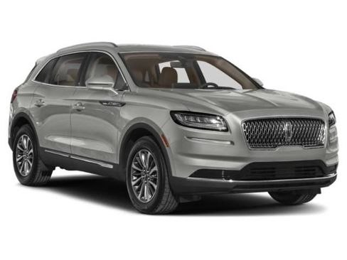 Used 2023 Lincoln Nautilus FWD w/ Premium Package image 7
