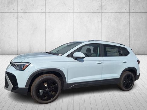 New 2026 Volkswagen Taos SE image 9