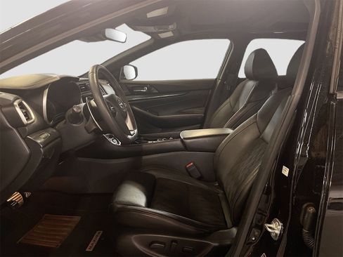 Used 2023 Nissan Maxima SR w/ Sport Mat Group image 22