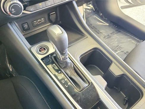 Used 2024 Nissan Sentra SV FWD image 27