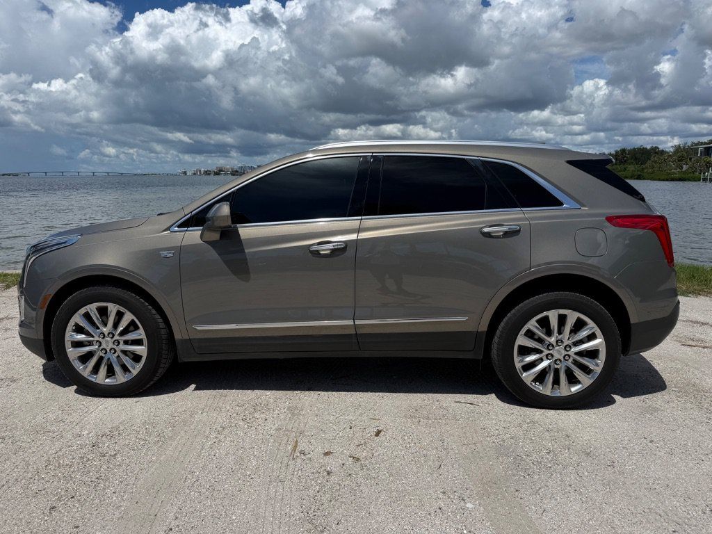 Used 2018 Cadillac XT5 Platinum w/ Driver Assist Package AWD/4WD image 4