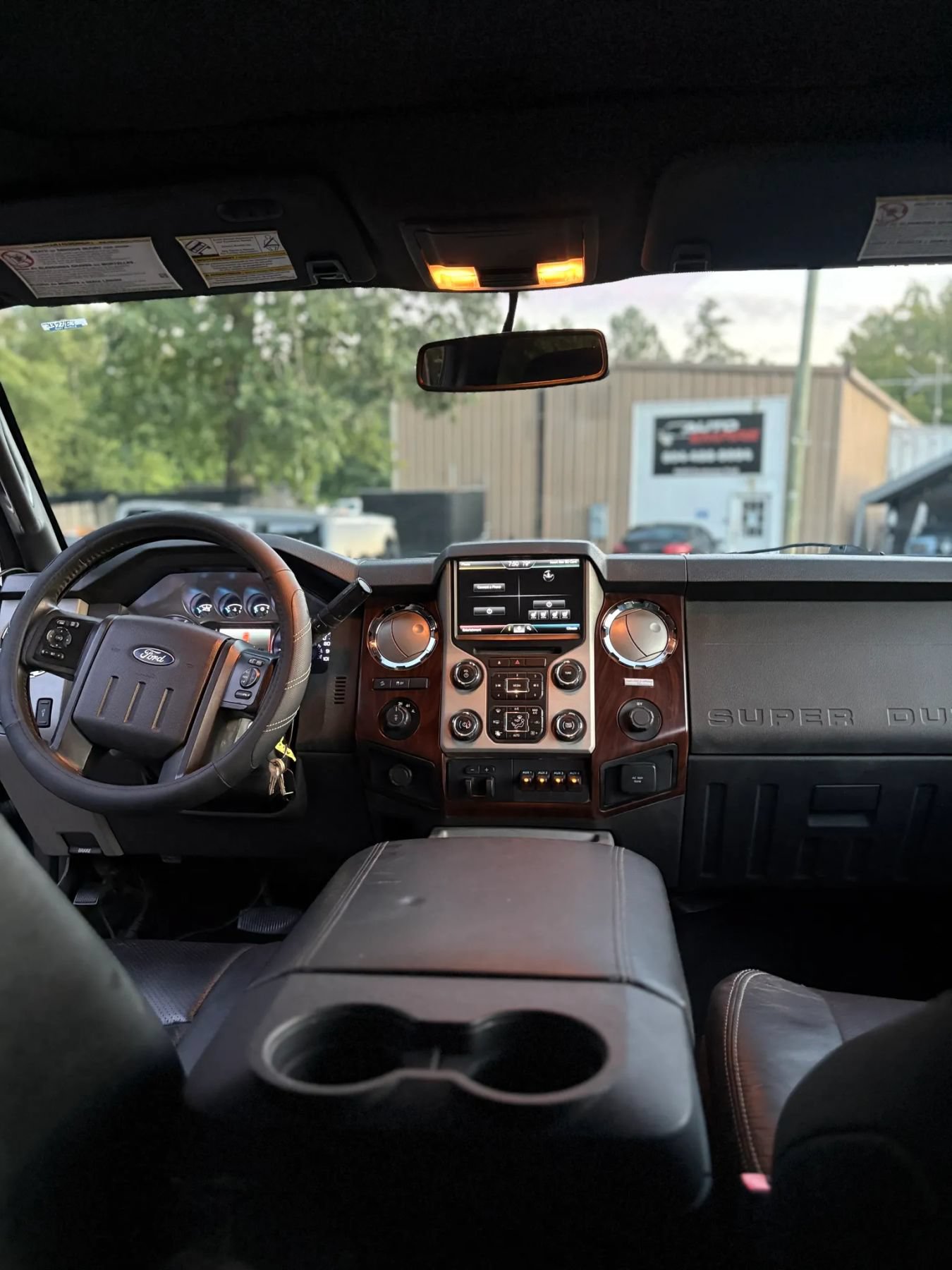 Used 2014 Ford F350 Lariat w/ Lariat Ultimate Package AWD/4WD image 27