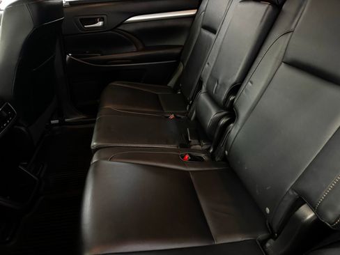 Used 2015 Toyota Highlander XLE AWD/4WD image 12