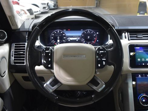 Used 2018 Land Rover Range Rover Supercharged AWD/4WD image 17