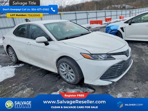 Used 2019 Toyota Camry LE w/ Convenience Package FWD image 5