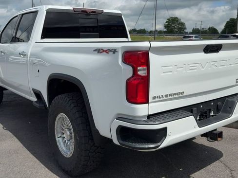 Used 2020 Chevrolet Silverado 2500 High Country AWD/4WD image 5