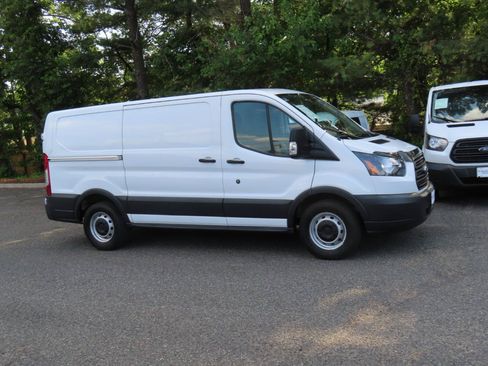 Used 2018 Ford Transit 150 130 Low Roof RWD image 6