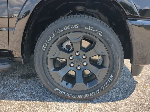 New 2026 RAM 1500 Big Horn AWD/4WD image 9