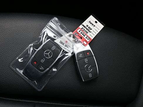 Used 2023 Mercedes-Benz EQB 250+ 250+ w/ Exclusive Package image 33