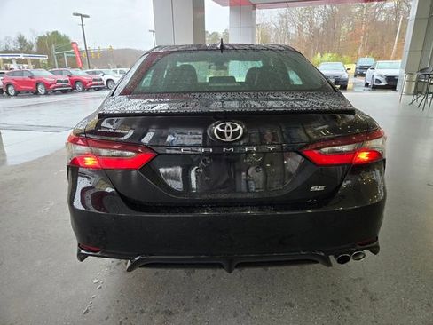 Used 2021 Toyota Camry SE image 6