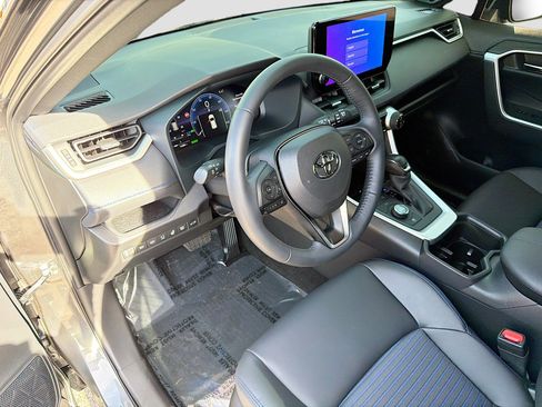 Used 2025 Toyota RAV4 XSE w/ Advanced Technology Package image 25