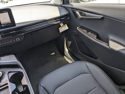 New 2025 Kia EV6 Light RWD image 21