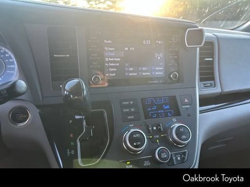 Certified 2018 Toyota Sienna XLE w/ XLE Navigation Package FWD image 12