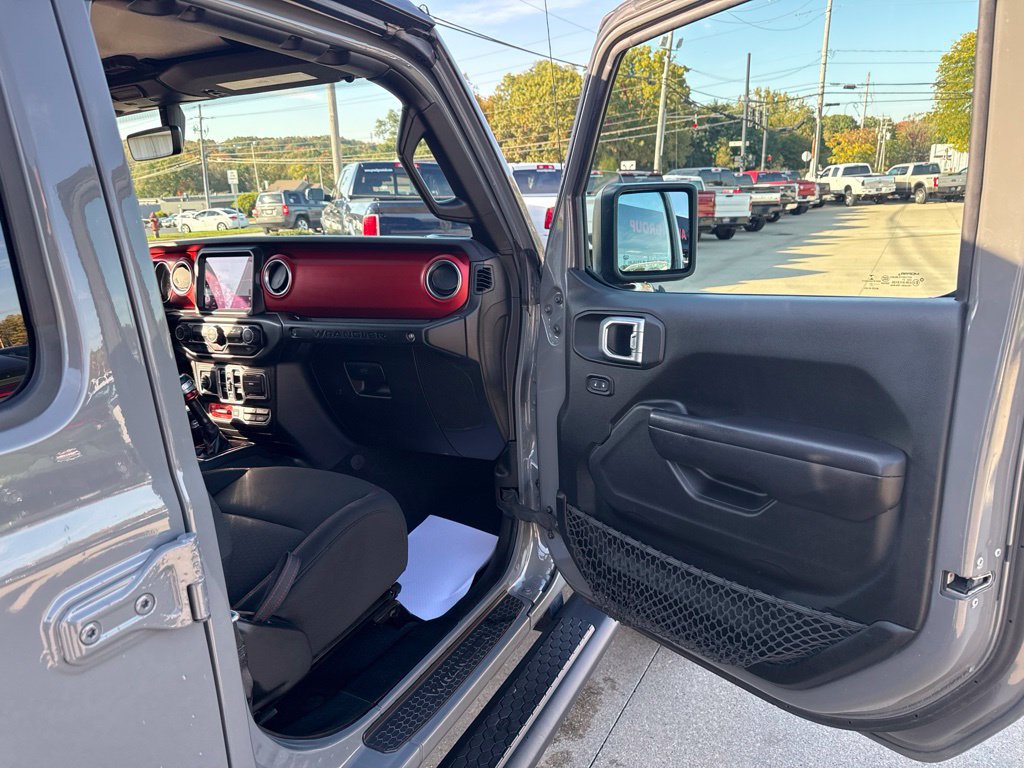 Used 2018 Jeep Wrangler Unlimited Rubicon AWD/4WD image 39