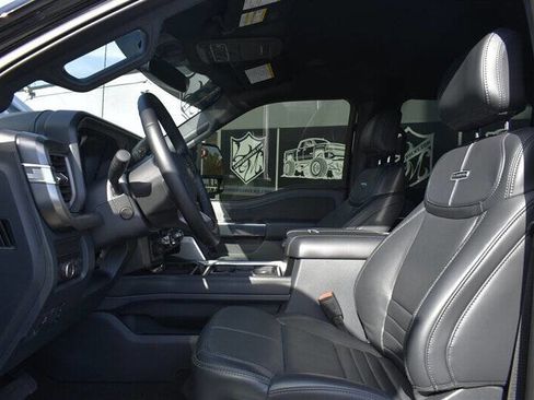 Used 2025 Ford F250 Platinum AWD/4WD image 13