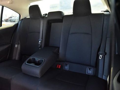 Used 2022 Toyota Corolla LE image 17