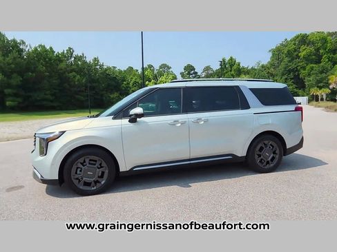 Used 2025 Kia Carnival SX FWD image 23