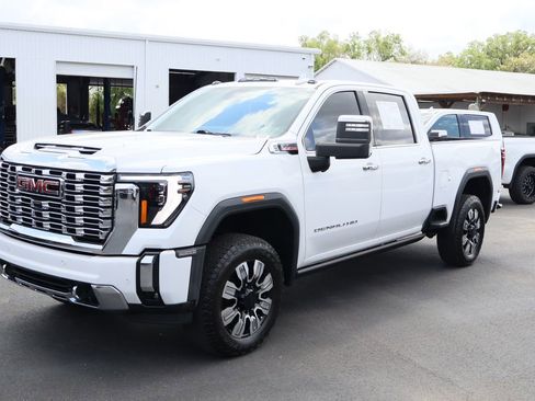 Certified 2024 GMC Sierra 2500 Denali w/ Denali Reserve Package image 4