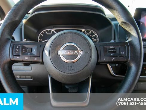 Used 2024 Nissan Rogue S image 15