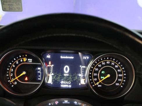 Used 2020 Jeep Wrangler Unlimited Sahara w/ Uconnect 4C Nav & Sound Group AWD/4WD image 18