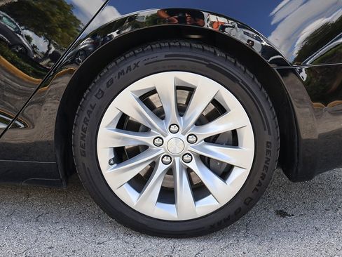 Used 2018 Tesla Model S 75D image 23