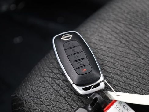 Certified 2025 Nissan Rogue SV FWD image 32