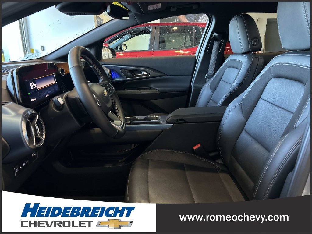 Used 2024 Chevrolet Equinox EV LT FWD image 13