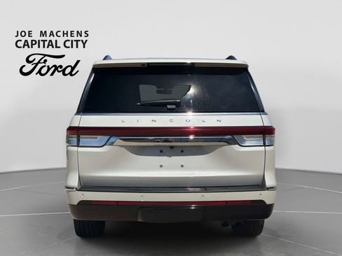 Used 2023 Lincoln Navigator Reserve AWD/4WD image 6