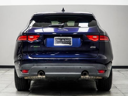 Used 2020 Jaguar F-PACE Premium image 11