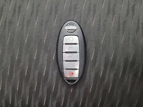 Used 2020 Nissan Rogue SV w/ Premium Package FWD image 32