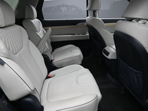 Used 2025 Hyundai Palisade Limited image 32