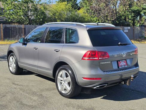 Used 2012 Volkswagen Touareg TDI AWD/4WD image 5