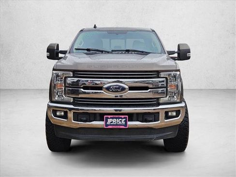 Used 2019 Ford F250 Lariat image 2