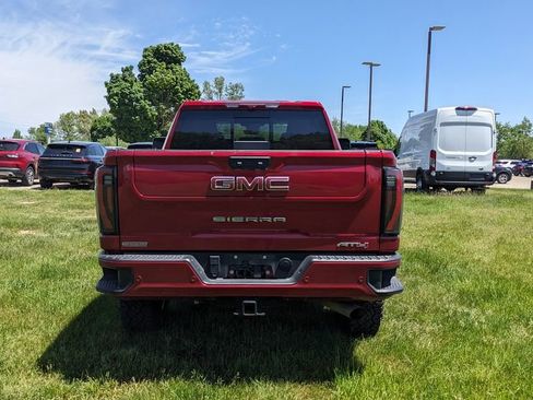 Used 2024 GMC Sierra 2500 AT4 w/ AT4 Premium Plus Package AWD/4WD image 4