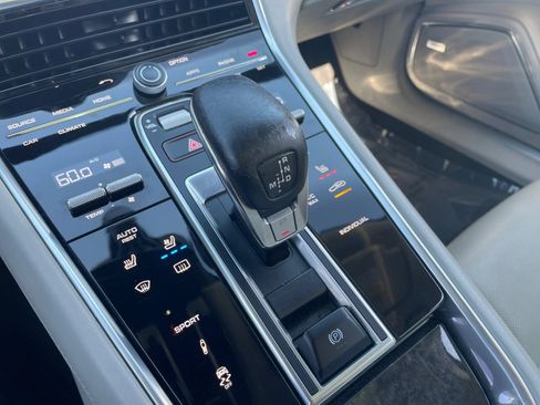Used 2018 Porsche Panamera 4 Executive AWD/4WD image 18