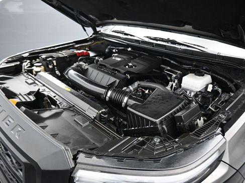 Used 2023 Nissan Frontier PRO-4X w/ Technology Package image 51