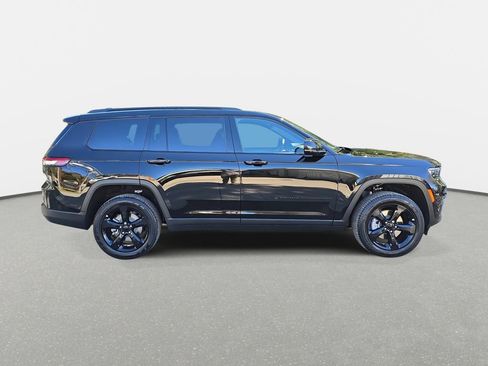 New 2025 Jeep Grand Cherokee L Limited w/ Black Appearance Package AWD/4WD image 4