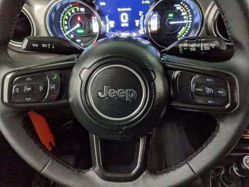 Used 2023 Jeep Wrangler Unlimited image 12