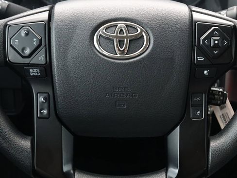 Used 2022 Toyota Tacoma SR AWD/4WD image 16