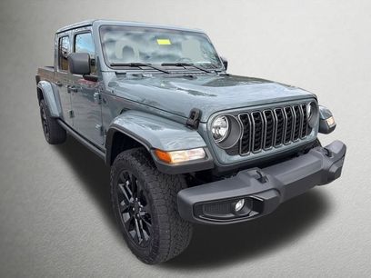 Used 2025 Jeep Gladiator Sport
