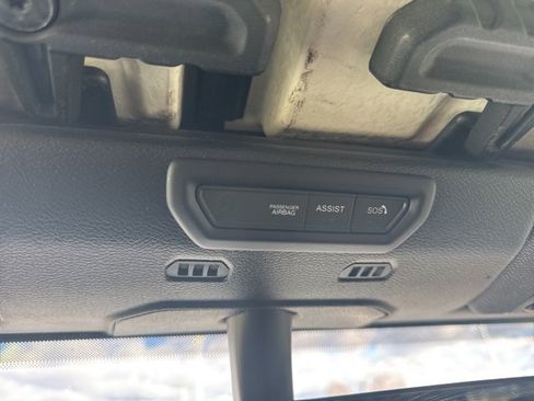 Used 2023 Jeep Gladiator Overland image 21