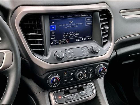 Used 2023 GMC Acadia AT4 w/ Preferred Package AWD/4WD image 7