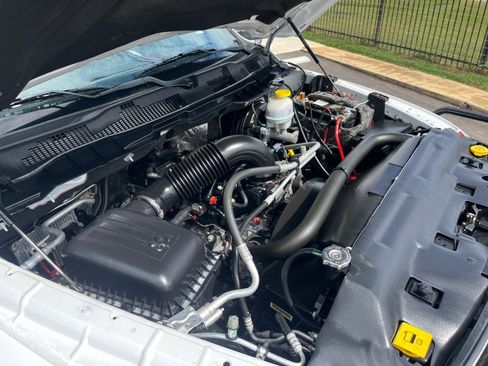 Used 2020 RAM 1500 Tradesman w/ Chrome Appearance Group image 16