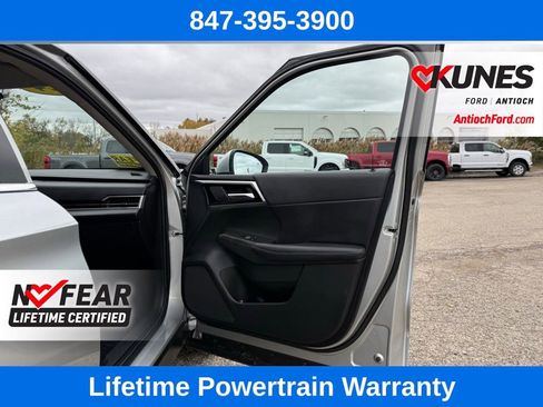 Used 2024 Mitsubishi Outlander SE image 12