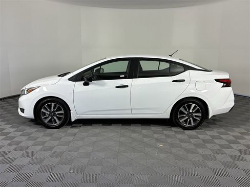 Used 2024 Nissan Versa S w/ S Plus Package image 9