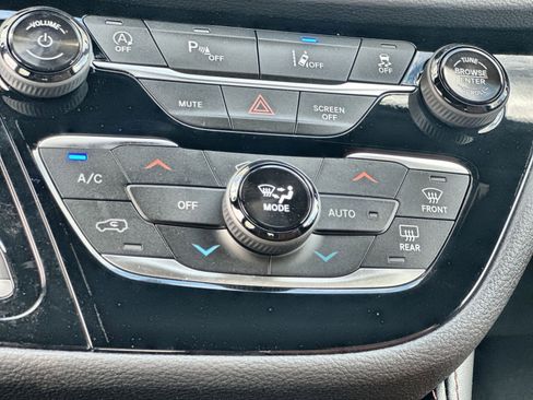 New 2026 Chrysler Pacifica Pinnacle w/ Trailer Tow Group image 20