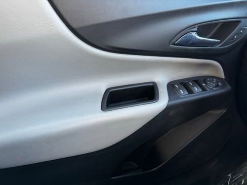 Certified 2022 Chevrolet Equinox LT image 30