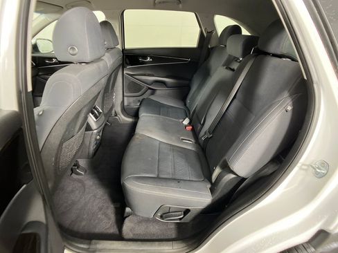 Used 2019 Kia Sorento LX w/ Option Group 020 image 29